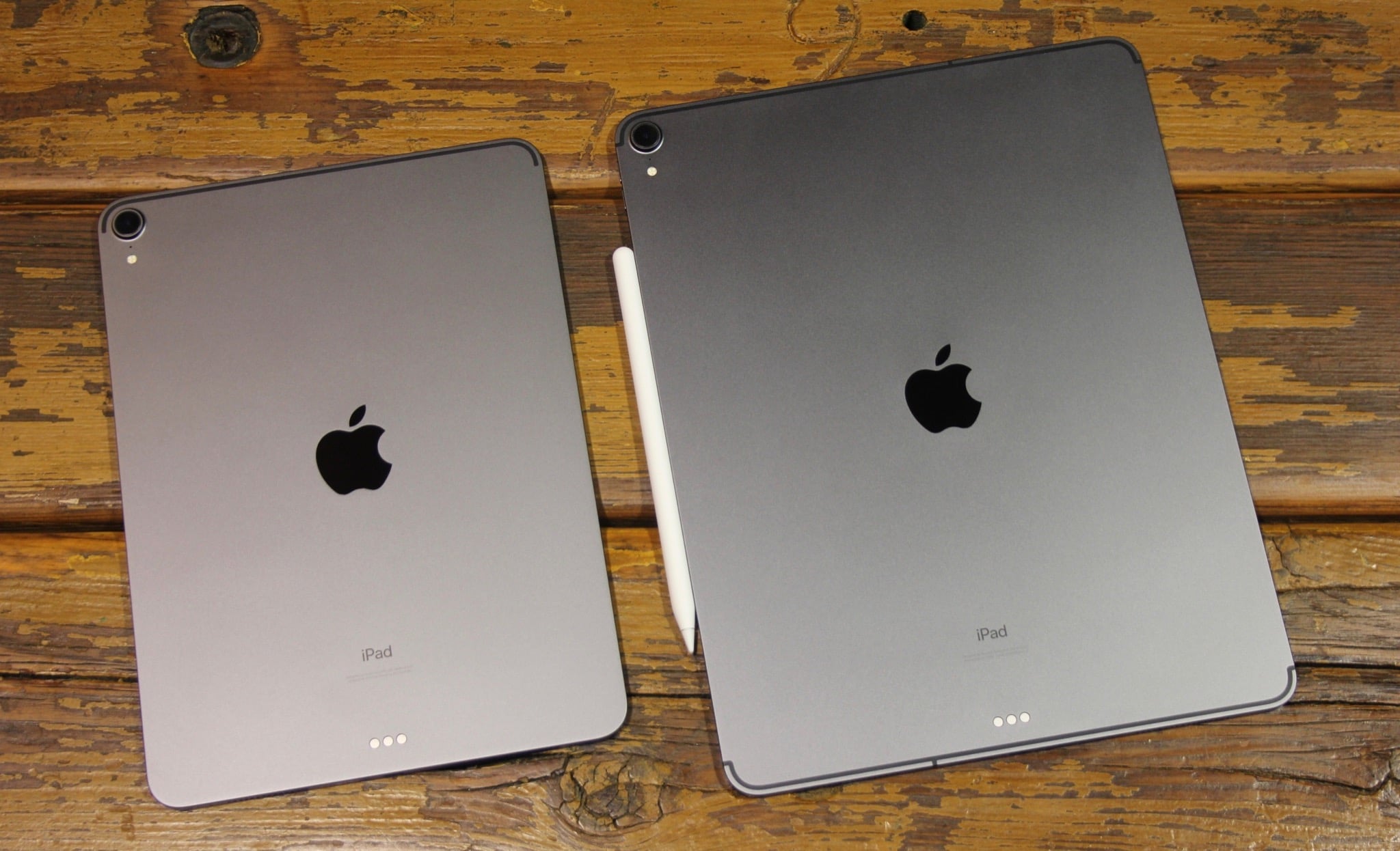 Прочность нового iPad Pro проверена известным блогером