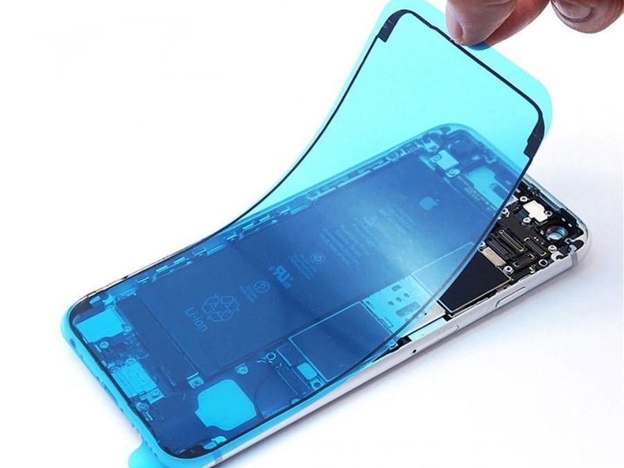 Спасает ли влагозащитная проклейка iPhone от воды?