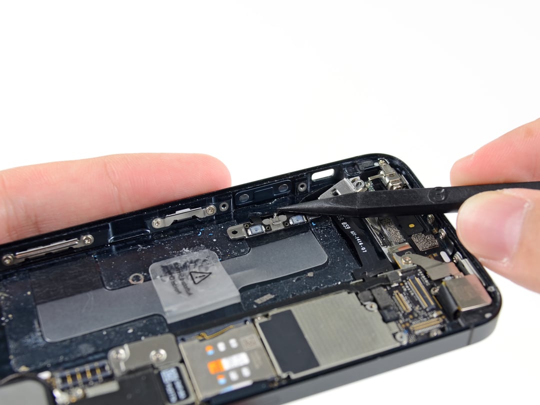 Замена кнопок громкости iPhone 5