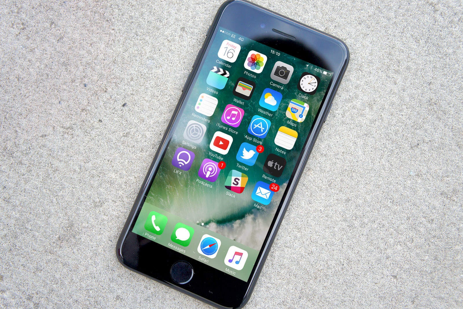 Обновление убивает работоспособность экранов iPhone. Как с этим бороться?