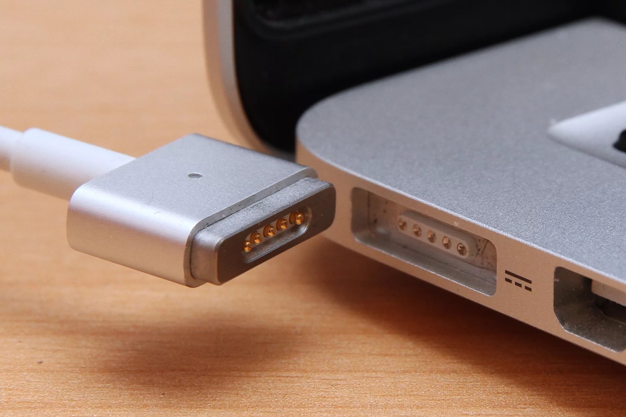 Apple magsafe зарядное. Зарядка MAGSAFE для iphone. Apple MAGSAFE 2. Эппл магсейф. Разъём питания MAGSAFE 2.